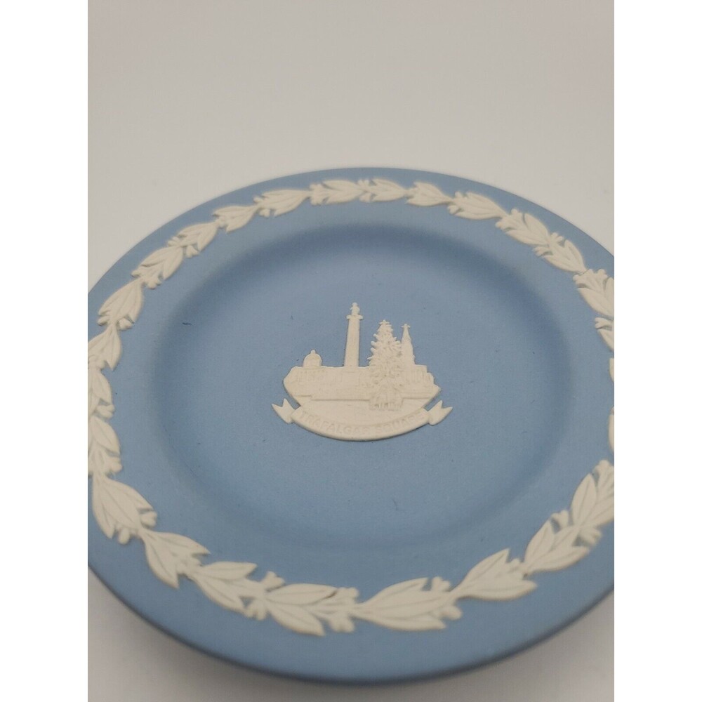 Wedgewood Jasperware Trafalgar Square England Scenic Plate Blue - Picture 11 of 12